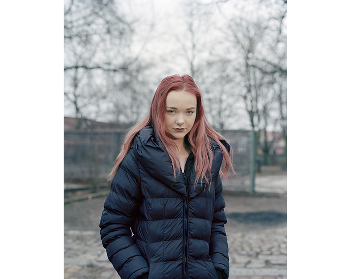 Mädchen am Ufer, 2018